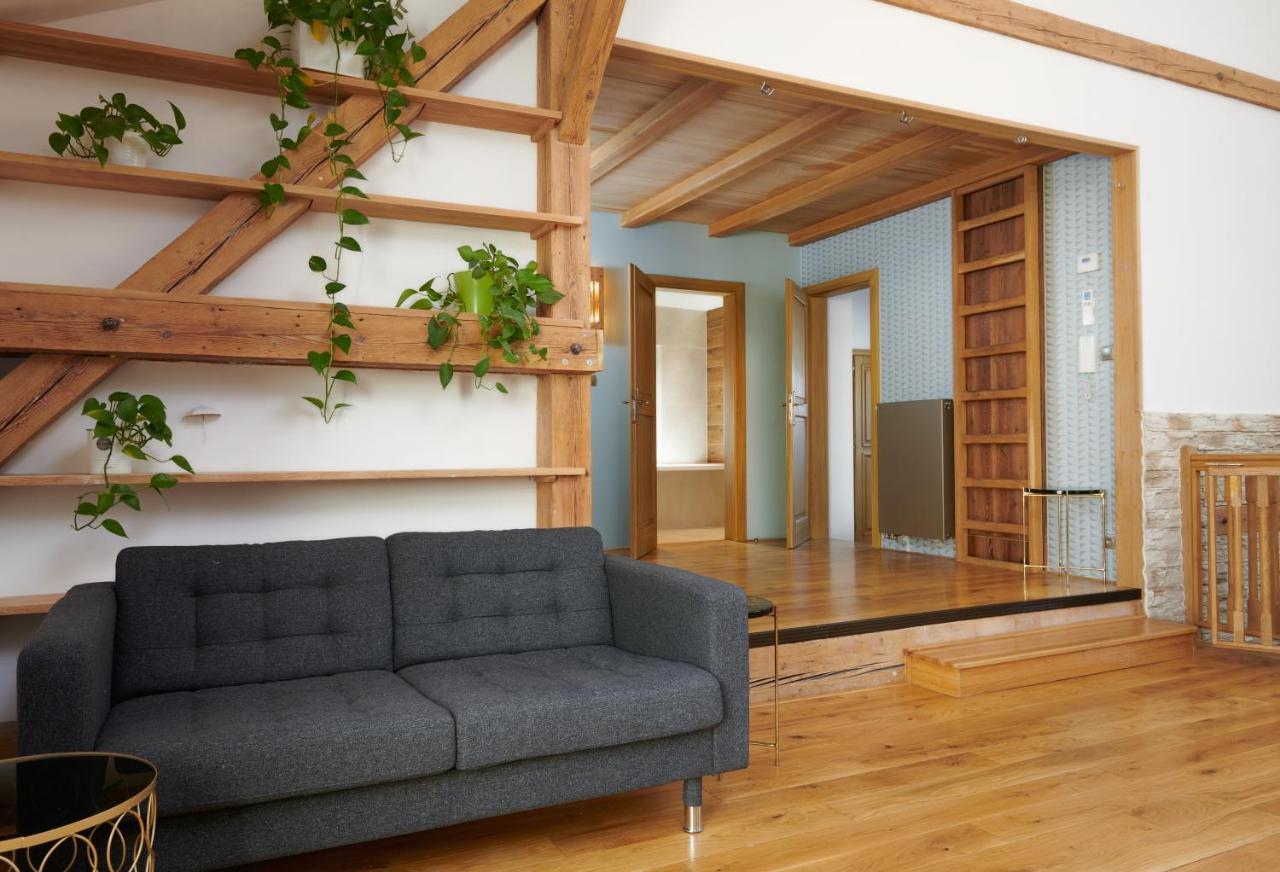 Apartment Mordecai 12 By Adrez Prag